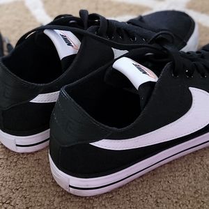 Nike shoes size 8.5